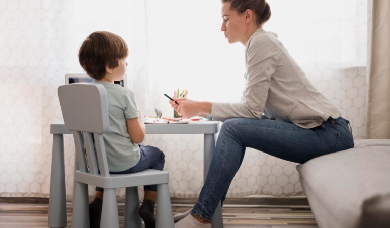 Çocuk ve Ergenlerin Sağlıklı Geleceği İçin Doğru Tercih DSM Psikoloji