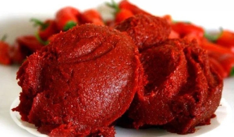 Biber Salçası: Geleneksel Mutfağın Lezzet Sırrı