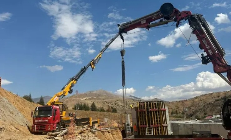 Kahramanmaraş’ta Uygun Fiyatlarla Profesyonel Vinç Kiralama