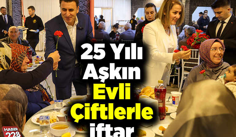 25 yılı aşkın evli çiftlerle iftar