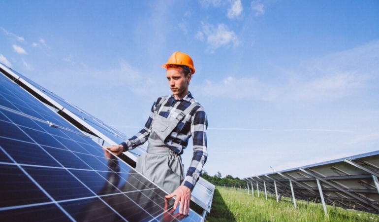 Temiz Kaynaklar İçin Güneş Enerjisinin Gücünü Keşfedin