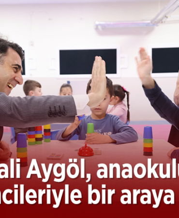 VALİ