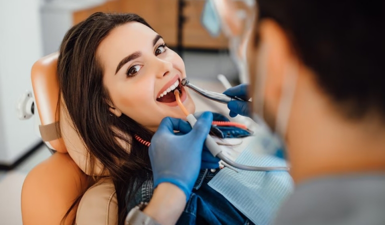 Dişlerinizi Düzeltmenin En Doğru Yolu Nedir?