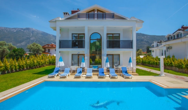 Fethiye’de Lüks Villa Kiralama: Özel Havuzlu ve Deniz Manzaralı Seçenekler