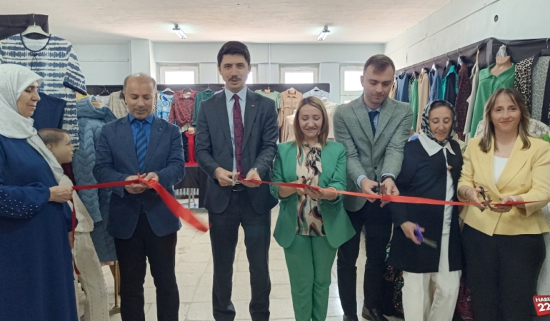 Pazaryeri İlçe Halk Eğitim Merkezi yıl sonu sergisi açıldı