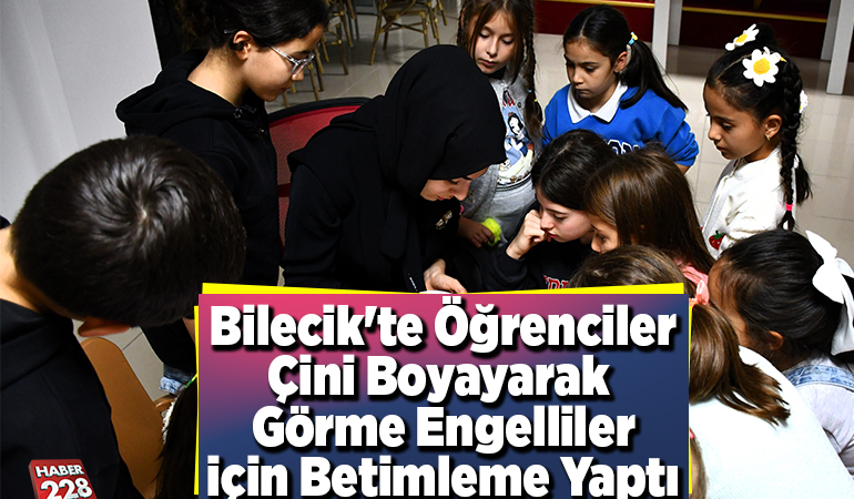 Bilecik’te öğrenciler çini boyayarak görme engelliler için betimleme yaptı