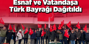 Bilecik'te esnaf ve vatandaşa Türk Bayrağı dağıtıldı