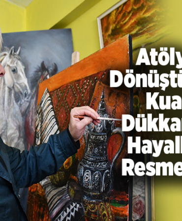 Atölyeye dönüştürdüğü kuaför dükkanında hayallerini resmediyor