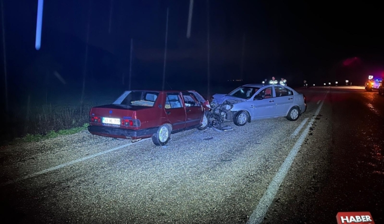 Bilecik’te iki otomobilin çarpıştığı kazada 3 kişi yaralandı