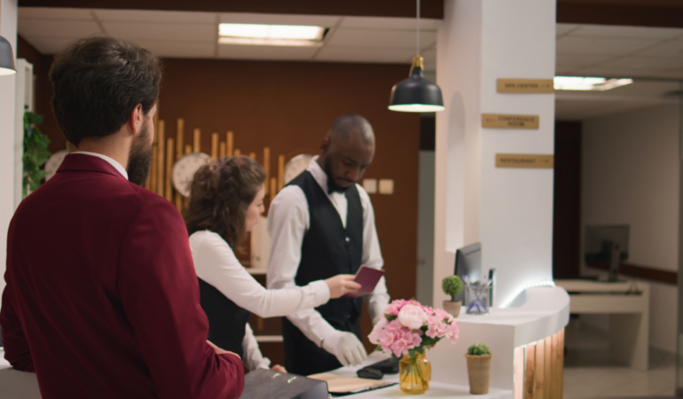 Modern Konaklama İşletmelerinde Dijital Dönüşüm ve Bulut Tabanlı Otel Programı Avantajları
