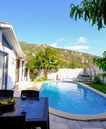 ozel-havuzlu-kiralik-villa