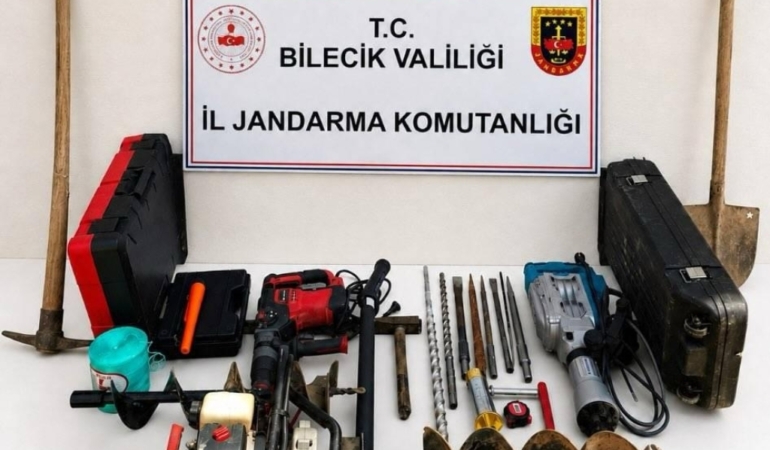 Bilecik’te kaçak kazı yapan 5 kişi suçüstü yakalandı